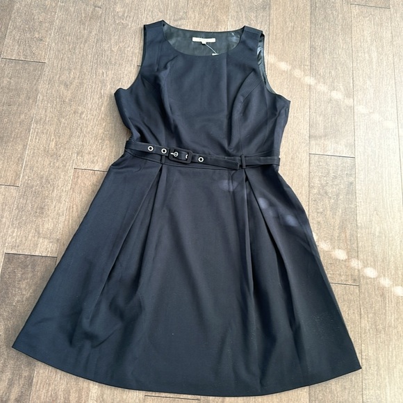 Dress size 8. Black colour. RW&CO - Picture 3 of 7